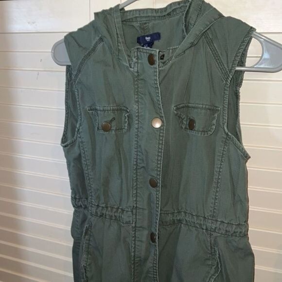 Gap small sleeveless hooded vest - Picture 7 of 8